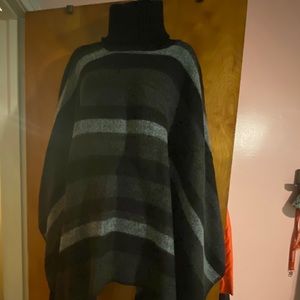 Women’s Sweater Poncho
